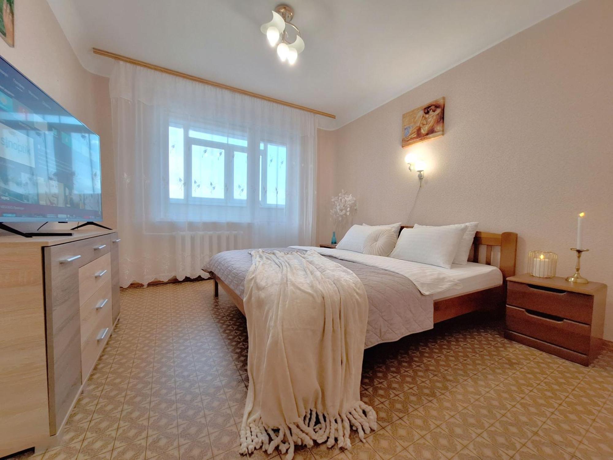 4 Ліжка З Балконом Документи Для Відряджень Мережа Alex Apartments Безконтатне Заселення 24-7 Полтава Екстер'єр фото
